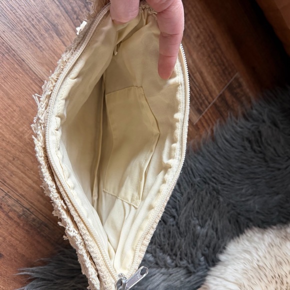 Textured Cream Clutch - Picture 3 of 3